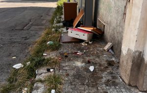 Sopralluogo della Commissione Ambiente tra il degrado e le erbacce del rione Paradiso: “Il Sindaco intervenga”