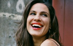 Giulia Vecchio si racconta: il 27 Agosto a Brindisi “Il viaggio di un’attrice”