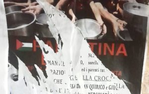 Vandalismo contro i manifesti pro Palestina a Cisternino: il Sindaco e l’Amministrazione condannano l’atto di intolleranza