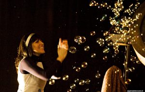 Venerdì 29 agosto va in scena “Revolution” per FORITICÀ | IL TEATRO NEL PARCO, la rassegna teatrale a Parco Buscicchio