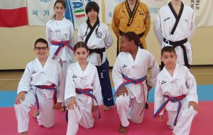 Gli atleti della “Pennetta Rosa” ed il Maestro sempre sul podio