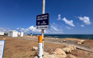 Fasano, installati sulla costa 4 nuovi porta‑mozziconi di Plastic Free