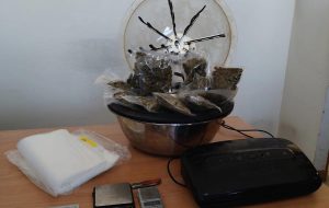 In casa mezzo kg di marijuana: arrestati padre e due figli