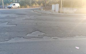 Pericolo pedoni e ciclisti in via Sant’Angelo: inviato esposto al Comune e ad altri organi