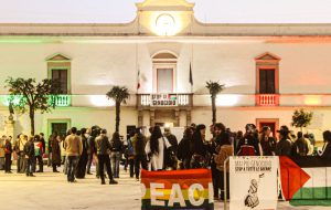 Villa Castelli risponde con il cuore: grande successo per la manifestazione “MAI PIU’ GENOCIDIO – STOP A TUTTE LE GUERRE” a favore della Palestina