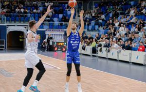 Valtur Brindisi vince la lotta nel finale ed espugna l’Allianz Cloud dopo un overtime