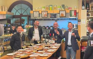 Cantine Risveglio porta la Puglia a Shanghai con il sommelier Angelo Brandi