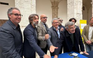Ostuni lancia la cartolina-manifesto per salvare la Piana degli Olivi Monumentali