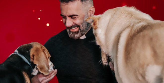 In radio “Resta qui è Natale” il nuovo singolo di Don Cosimo Schena