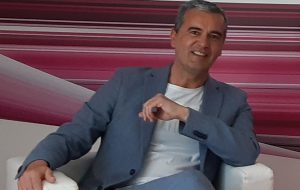 Lo scrittore Giovanni Membola ospite di Ciccio Riccio. Di Marco Greco