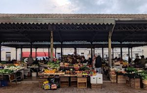 Nessuno (o quasi) tocchi Piazza Mercato. Di Domenico Saponaro