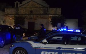 Fuga nella notte e inseguimento ad alta velocità: la Polizia di Stato di Brindisi recupera due veicoli rubati
