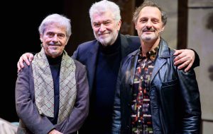 Massimo Dapporto e Fabio Troiano inaugurano la tournée pugliese a Fasano con “Pirandello Pulp”