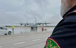 Invasero l’area di stazionamento di due aerei atterrati a Brindisi: denunciati tre albanesi