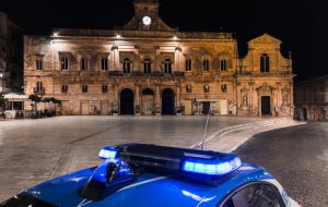 Cento grammi di hashish nascosti in garage: arrestato pregiudicato