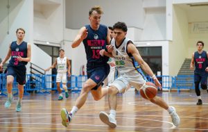 La Dinamo apre il 2026 con una vittoria: batte Mola 79-73 e resta imbattuta in casa