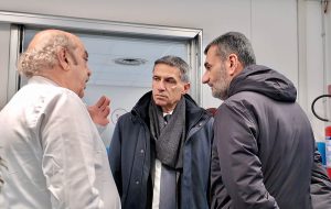 Visita di Decaro al Perrino, reazioni contrastanti: tra apprezzamenti e allarmi sul collasso del sistema