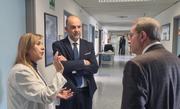 Il Prefetto Aprea visita l’Ospedale Perrino: apprezzamento per il lavoro del Centro trasfusionale e della Radiodiagnostica
