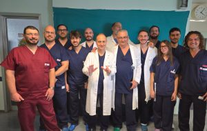 Si frattura il collo del femore a 99 anni: intervento riuscito in tempi record al Perrino