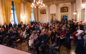 Locazioni brevi, bagno di folla a Palazzo di Città: Fasano fa scuola sulla legalità turistica