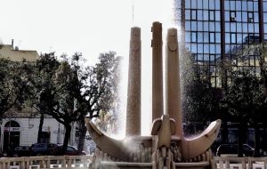 La Fontana delle ancore di piazza Cairoli torna al suo lustro originario