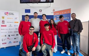 La 4M Meccatronica dell’IISS G. Salvemini di Fasano protagonista alle qualifiche centro-sud della competizione STEM Racing