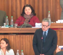 Tutti contro tutti nella maggioranza: scoppia il caso di impegni sottoscritti e non mantenuti tra Marchionna e i Moderati