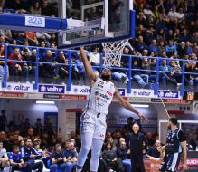 Brindisi non sbaglia e scappa via nell’ultimo quarto contro Roseto