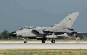 Brindisi, spariti 2.500 componenti di jet militari: indagine per peculato, spunta la pista Brasile