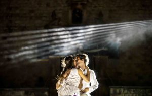 A Fasano l’amore si fa corpo: al Teatro Kennedy va in scena Giulietta e Romeo