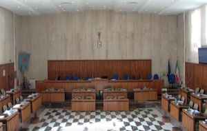 Ci risiamo: tutto si risolve nel giro di poltrone comunali. Di Vincenzo Albano