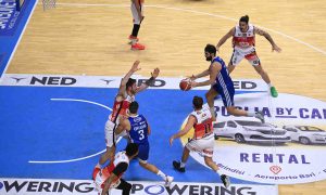 Primo atto della sfida tra Rimini e Brindisi, in campionato per la trentesima giornata di Serie A2