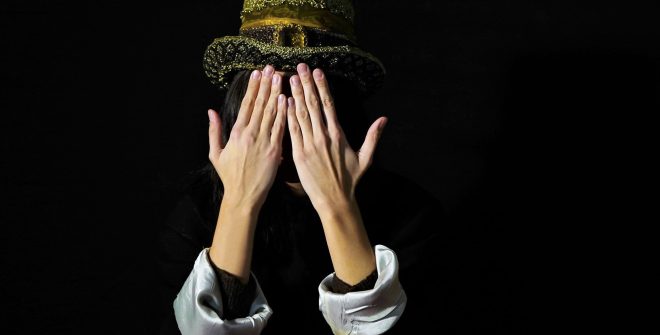 Mostra fotografica di Patrizia Aversa: al Verdi di Brindisi i volti dell’identità