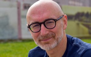 Giallo e nero di Puglia: a Brindisi l’incontro con Giuliano Pasini