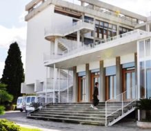 Vertenza “La Nostra Famiglia”: lavoratrici e lavoratori si Fermano. Denunciati ritmi insostenibili e stallo giudiziario