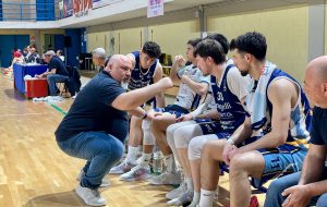 La Dinamo accelera dopo l’avvio e dilaga a Mola: 61-79 al PalaPinto