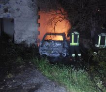 Ostuni, auto in fiamme nella notte in contrada San Giovanni