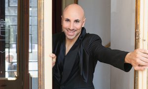 Vincenzo De Lucia al Verdi di Brindisi: speciale promozione per lo spettacolo