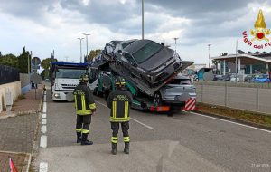 Brindisi, bisarca collassata nei pressi dell’aeroporto: intervento dei vigili del fuoco