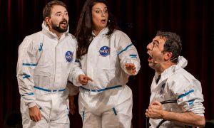 L’universo spiegato a teatro: al Verdi la missione di “Crazy Space”