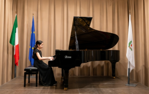 Giovane pianista brindisina conquista il Primo Premio Assoluto al Concorso Internazionale di Francavilla Fontana