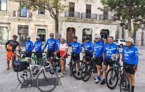 A Brindisi festosa accoglienza per Giampietro Mariotti, il ciclista partito da Cremona che ha percorso 1500km per la Campagna nazionale AIDO “Un Sì che dona la Vita”