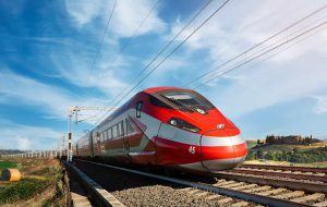 Frecciarossa diretto Lecce-Napoli dal 1° luglio: fermata anche a Brindisi. Decaro: «Un traguardo importante per il Sud»