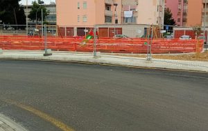 Aerosol tossico regalato ai bambini nel nuovo campo giochi del quartiere San Paolo. Di Vincenzo Albano