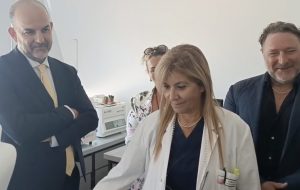 Confindustria Brindisi dona al Centro trasfusionale del Perrino una piattaforma per terapia cellulare autologa