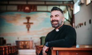 Don Cosimo Schena firma “L’eresia di Francesco”: il libro che restituisce San Francesco alla sua umanità
