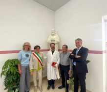 Ospedale Papa Francesco, una statua di Padre Pio realizzata e donata dallo scultore Palmisano