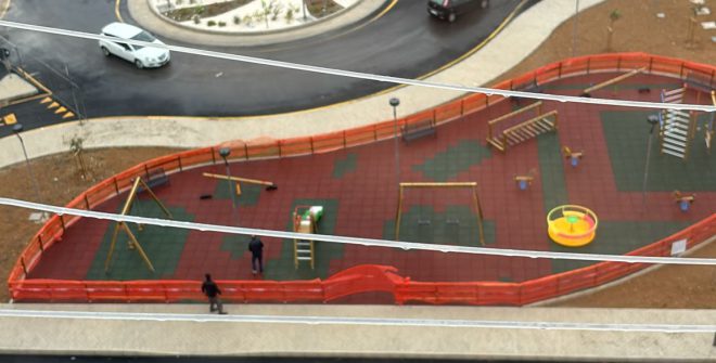 I Parchi gioco per bambini non vanno realizzati vicino alle strade ad intenso traffico veicolare. Di Vincenzo Albano