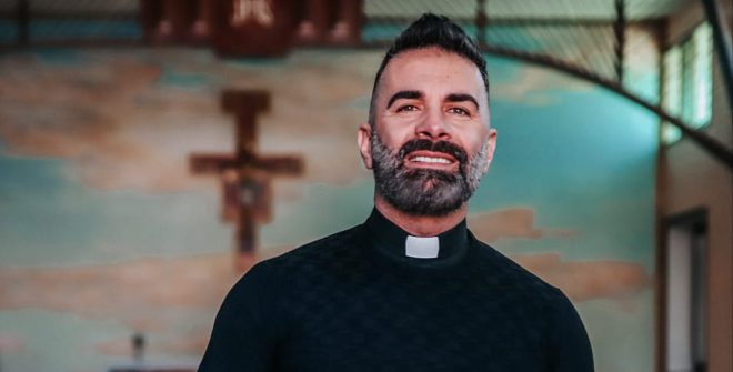 Custodi della Luce: l’app di Don Cosimo Schena che unisce fede e psicologia per il benessere quotidiano