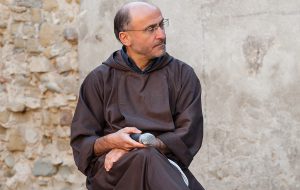 Ostuni “Frate Francesco. Percorsi di Pace”: una serata dedicata agli 800 anni dalla morte del Santo di Assisi con Fra Pietro Maranesi